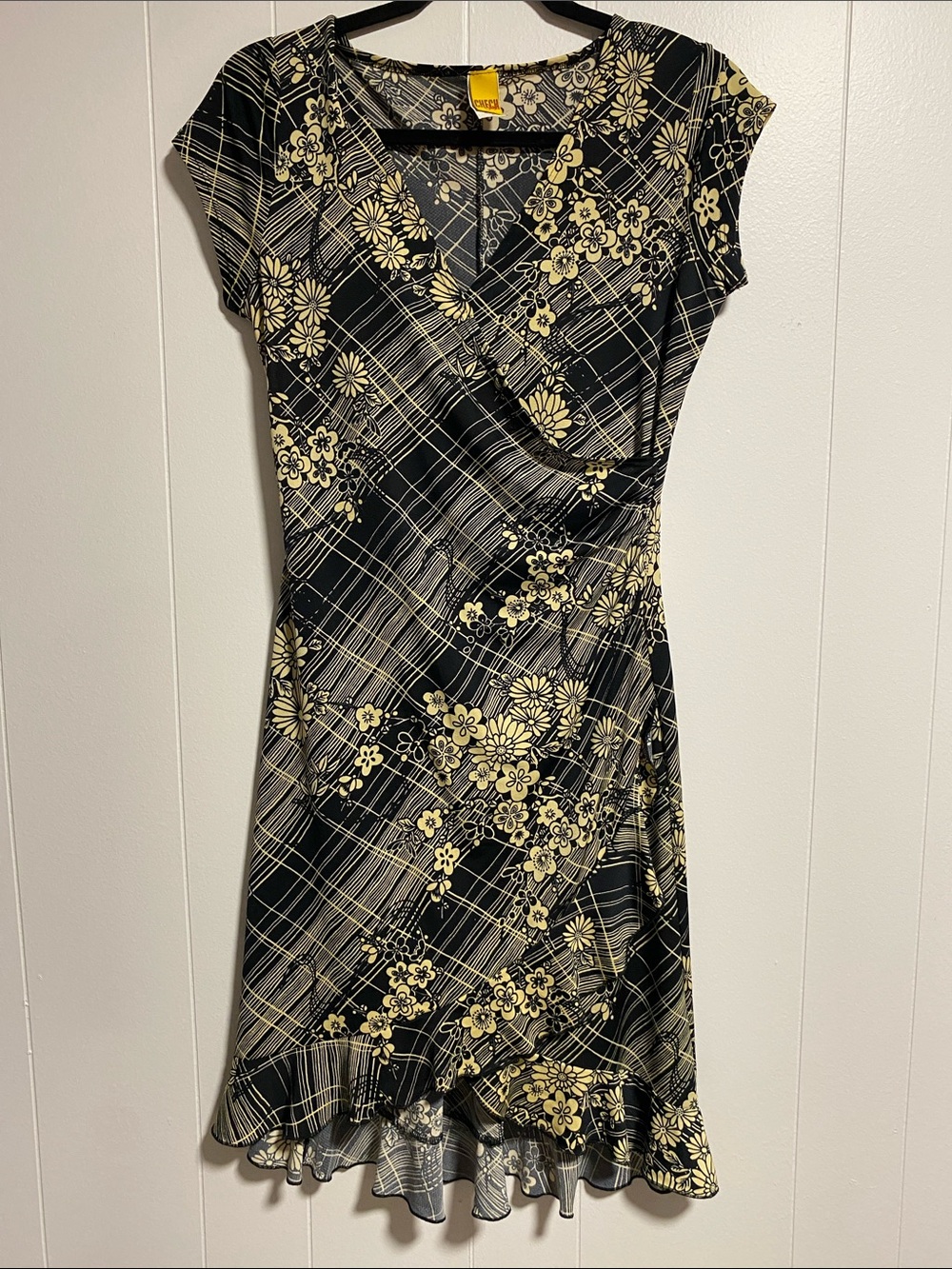 Floral Print Wrap-Style Women's Dress in Black and Cream
